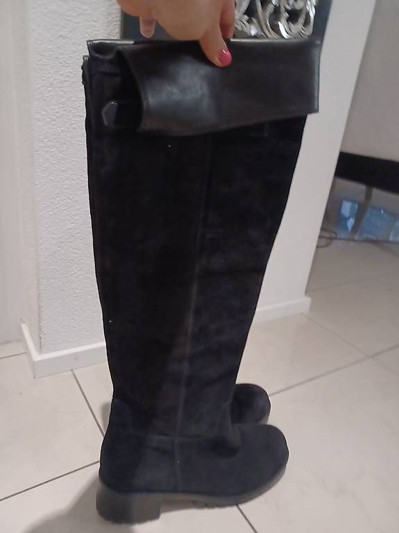Damenschuhe: Stiefel Schwarz – Gebraucht aus Emmenbrücke von Ddagi 1