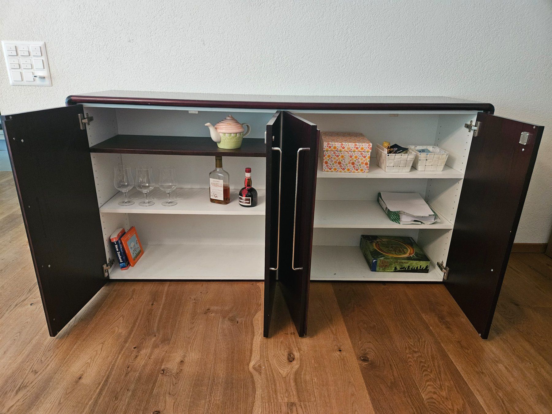 Credenze: Massivholz-Kommode Sideboard 180cm – Usato da Birmensdorf ZH venduto da kar_f86l