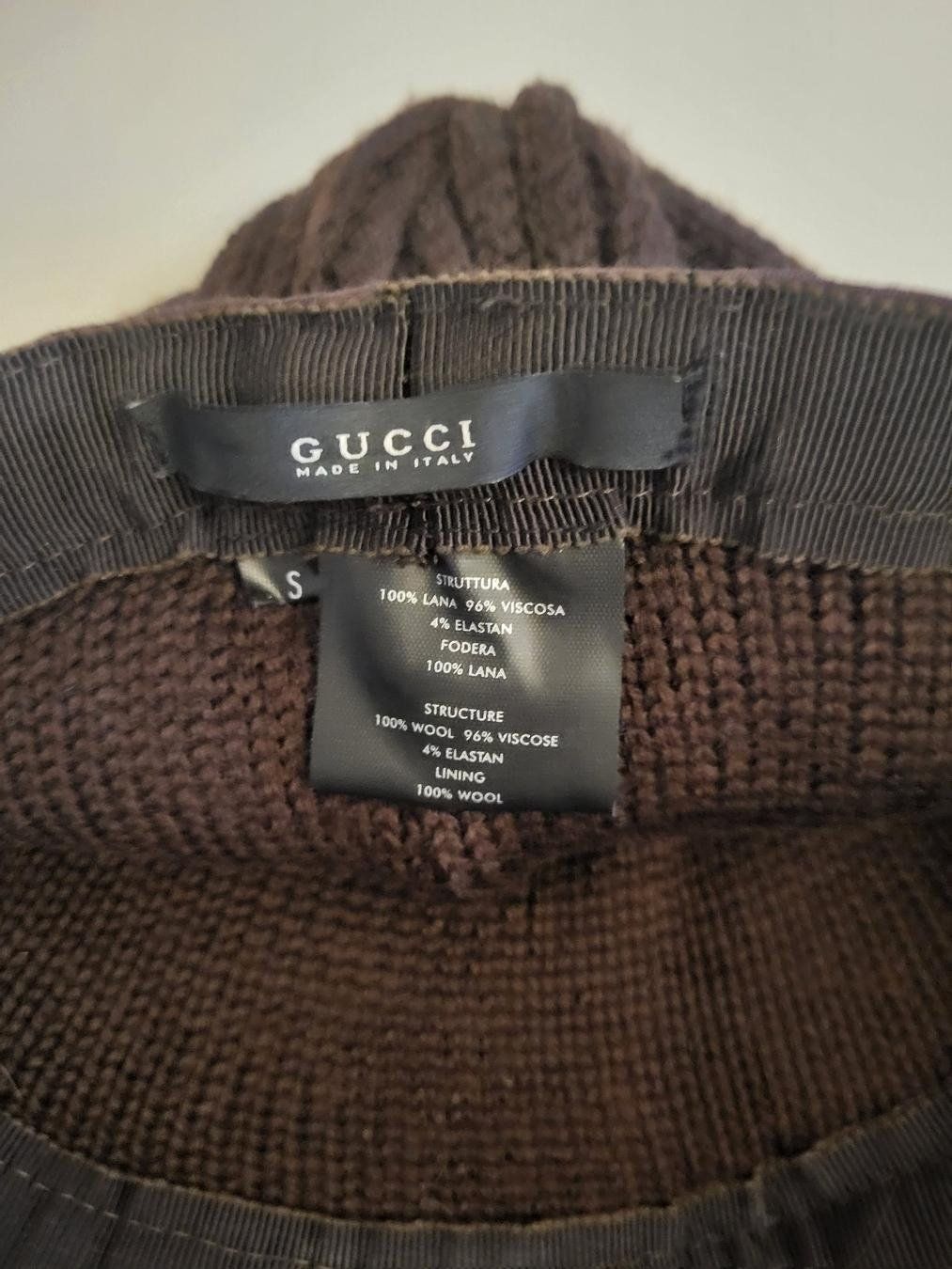 Gucci Copricapi, berretti & cappellini: Strickmütze, Kappe von Gucci – Usato da Zürich venduto da Caro55 5