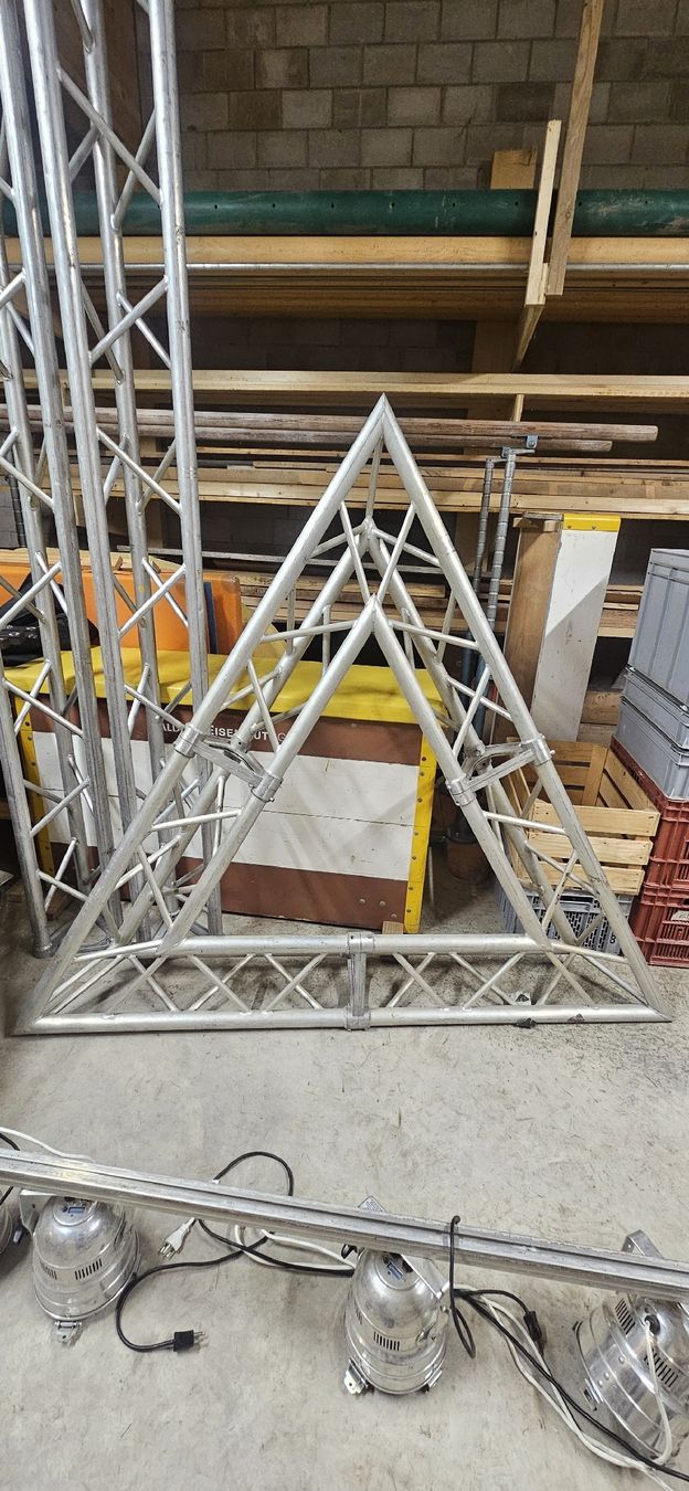 Tralicci: Truss Traversen Dreieck – Usato da Schwellbrunn venduto da chr_9cpp