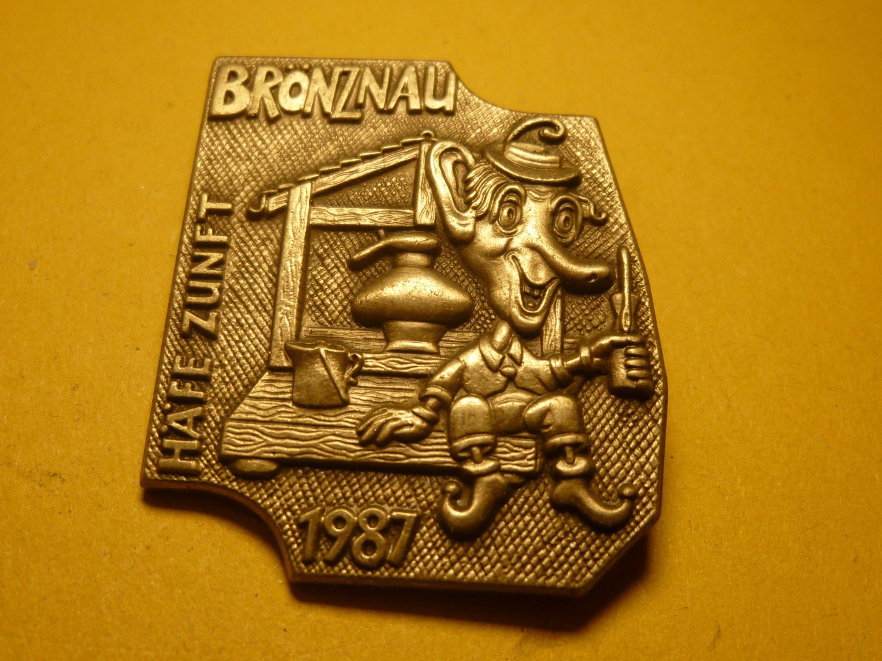 Placchette & Badge: BRÖNZNAU 1987 SILBER – Usato da Ried (Muotathal) venduto da Mandarin02