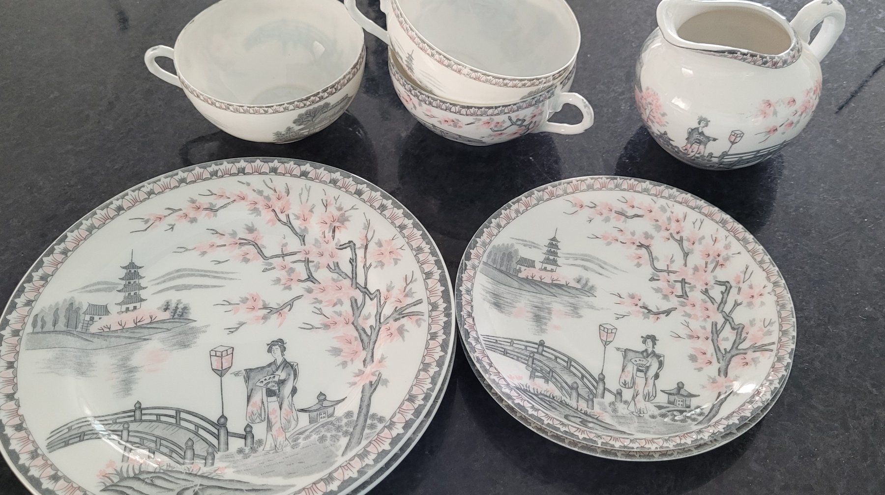 Set di piatti: Japanisches Teeservice – Usato da SCHÜBELBACH venduto da CoKaHa