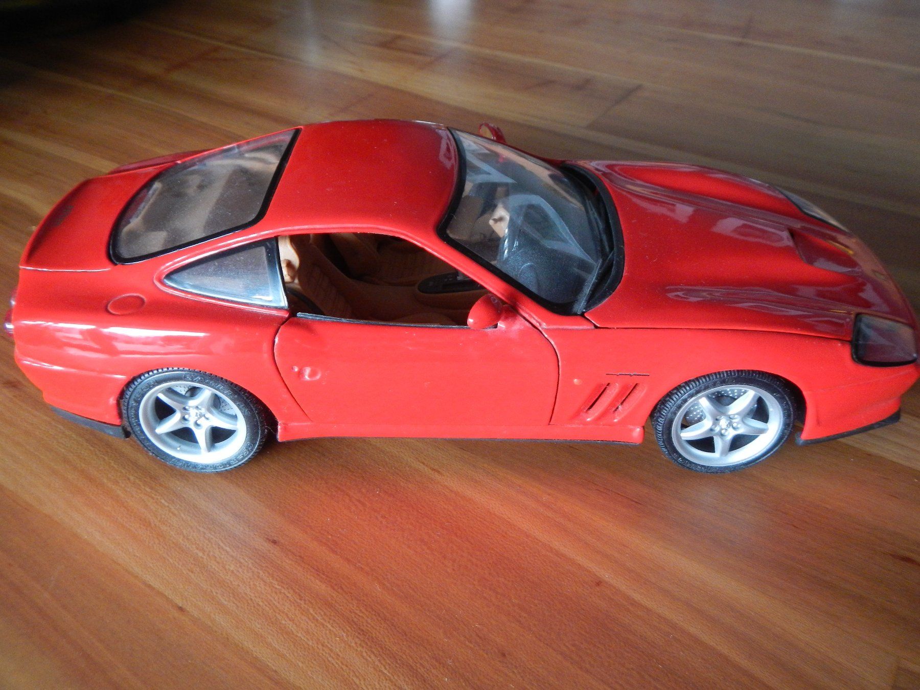 Ferrari Modellautos: Modellauto Ferrari 550 Maranello rot, 1/18 – Gebraucht aus Wallisellen von Marysan8 2