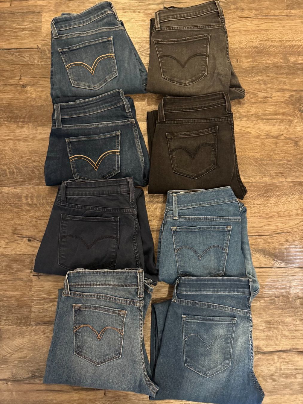 Kleiderpakete: 8 Jeans Levi's – Gebraucht aus Pfeffingen von Twoa