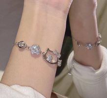 Hello Kitty: 1 bracelet  *NEUF*