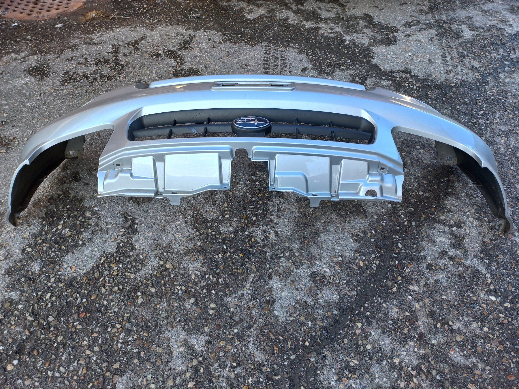 Subaru Tutti pezzi di ricambio auto: Stossstange von Subaru Justy G3X – Usato da Hasle LU venduto da Kirovetz 3