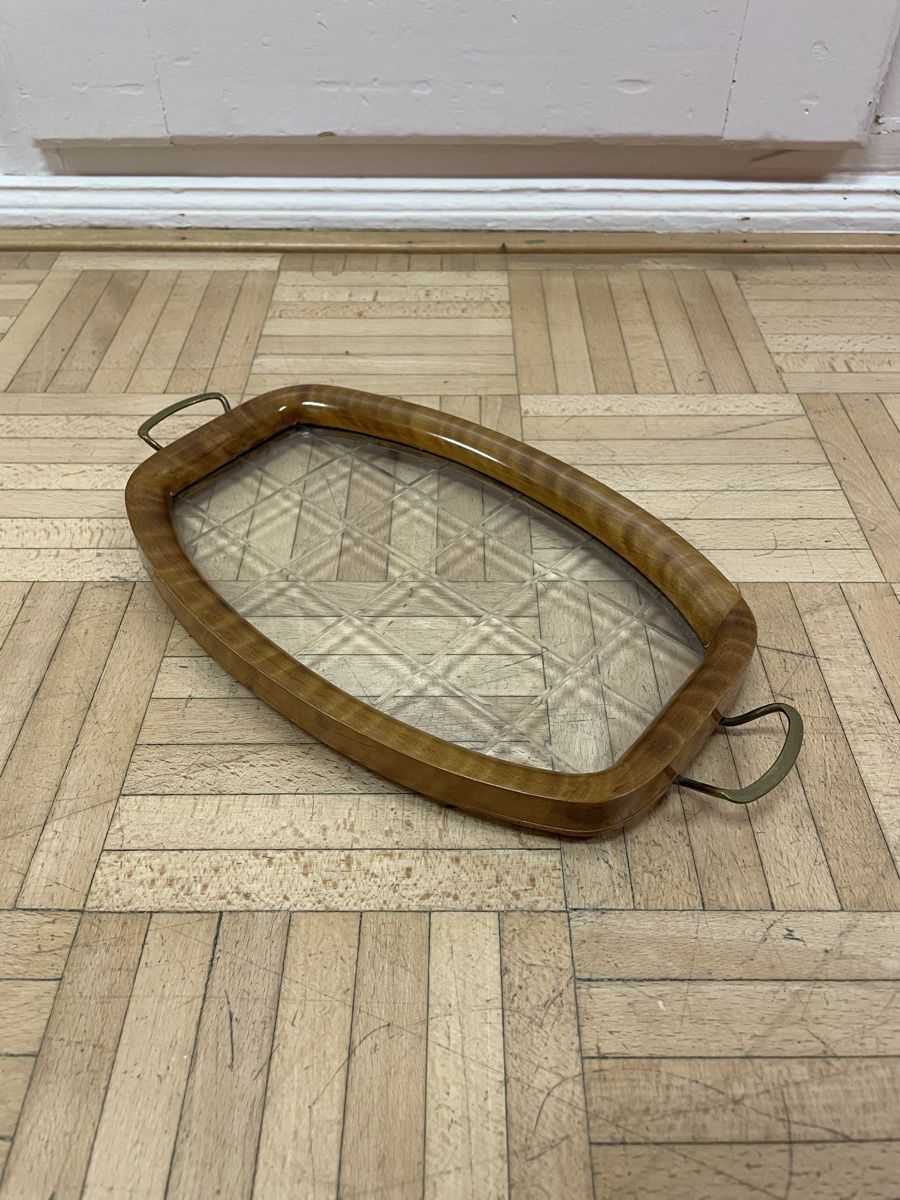 Servierplatten: Kleines 50s Serviertablett Nussbaum Glas Tablett vintage – Gebraucht aus Zürich von Vintagewiesel