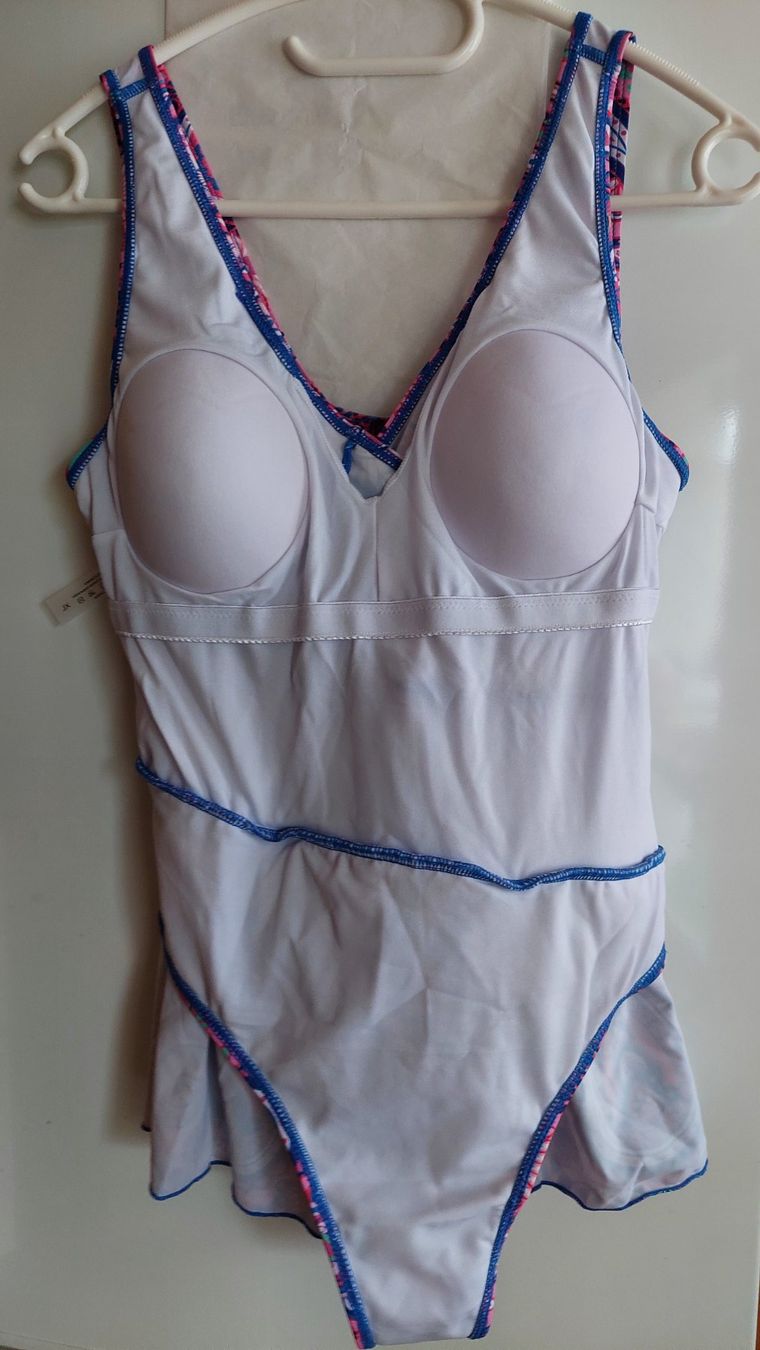 Costumi da bagno & Bikini: Neuer einteiliger Badeanzug mit Röckchen, Gr. XL / 44 – Nuovo (secondo la descrizione) da Oberwil BL venduto da Hunajakakku 3