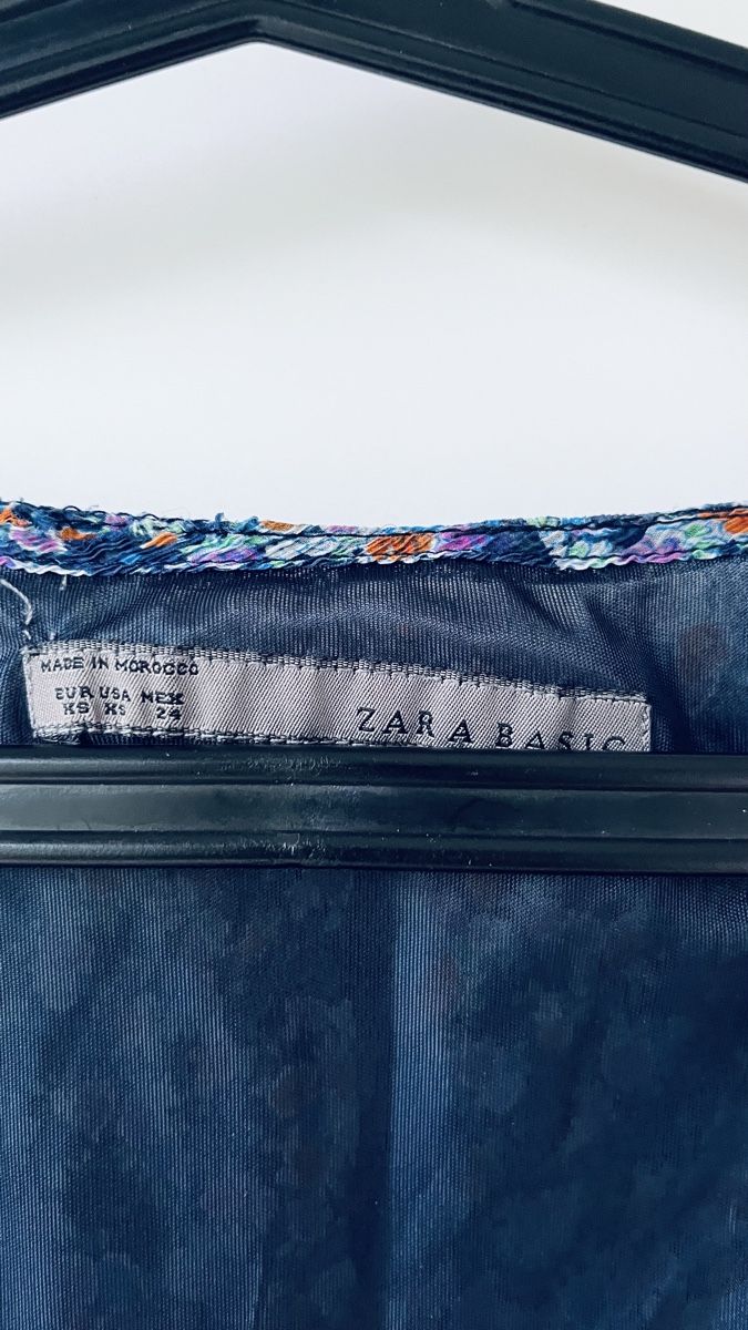 Zara Vestiti: Robe Zara Basic fleurie, idéale pour l'été - Taille XS – Usato da Lausanne venduto da Global.P 2