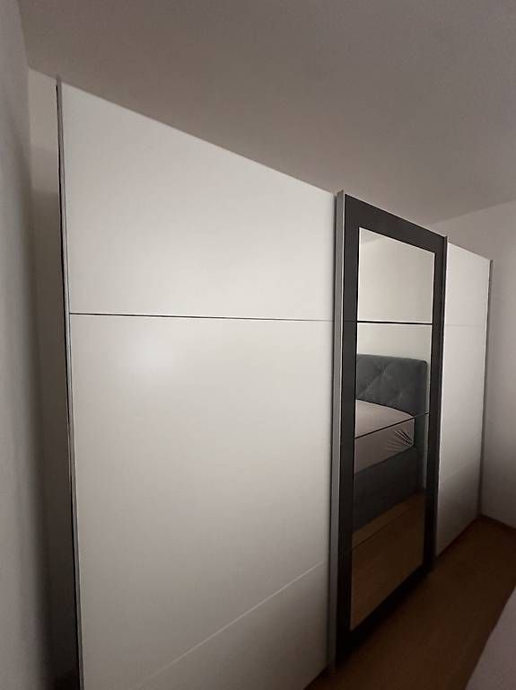 Armoires: Kleiderschrank – D'occasion à Zürich par artflck