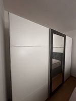 Kleiderschrank