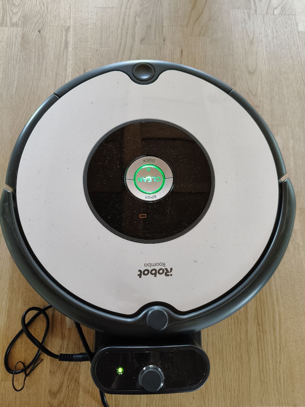 Irobot Aspirapolveri & Accessori: iRobot Roboterstaubsauger – Usato da Utzenstorf venduto da green29