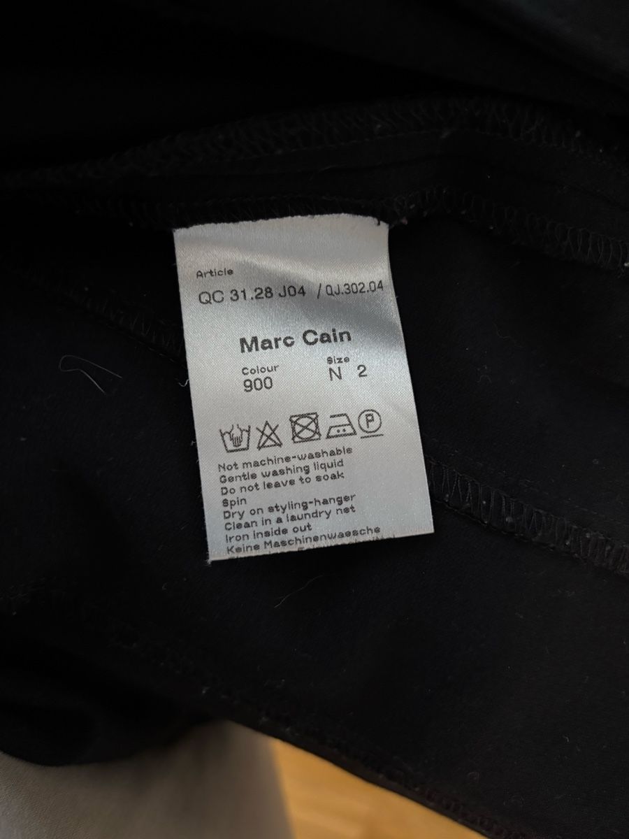 Marc Cain Jacken: Schwarzer Damenblazer von Marc Cain - Grösse 2 / 36 – Gebraucht aus Wetzikon ZH von ger_yvd6 4