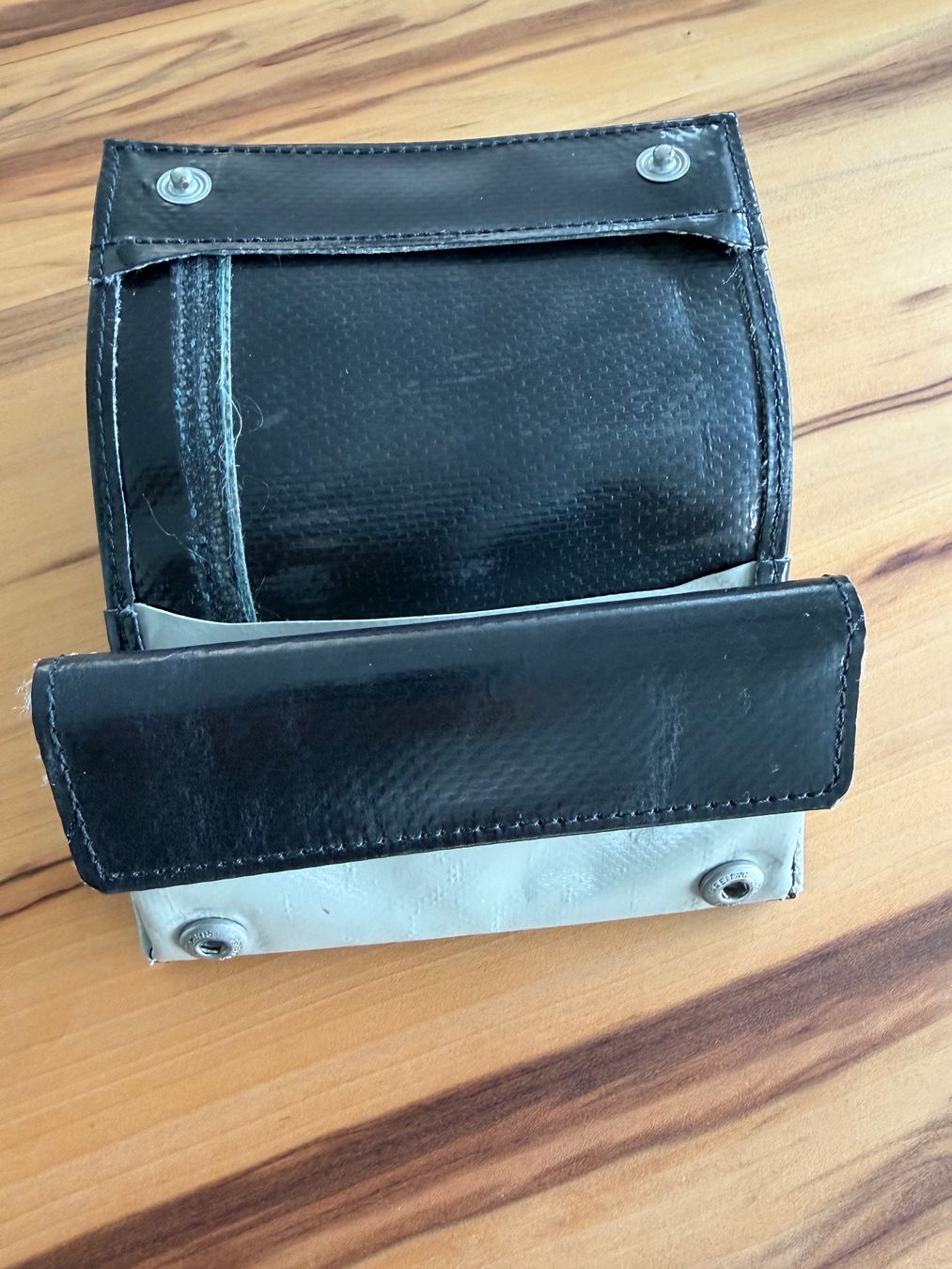Freitag Brieftaschen: Freitag Portemonnaie schwarz – Gebraucht aus Liestal von KUBULI28 2