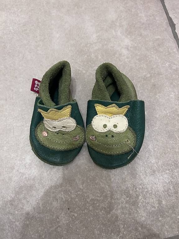Scarpe per ragazzi: Pantofole bambino – Usato da Cadro venduto da pat_w6lh