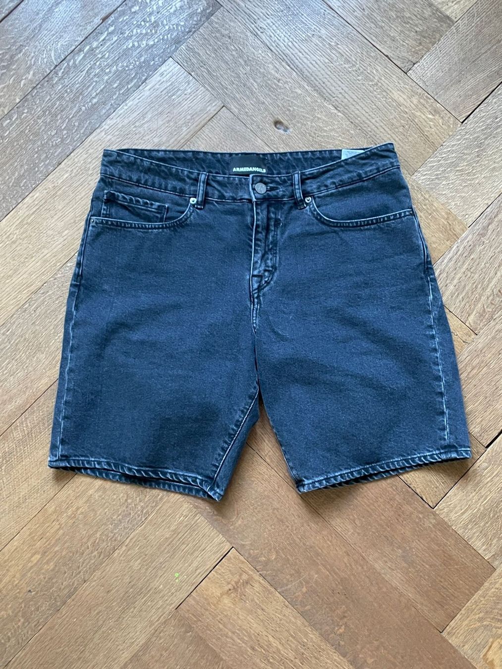 Armedangels Jeans: Jeans Shorts Armedangels – Nuovo (secondo la descrizione) da Solothurn venduto da philippe_wehrli