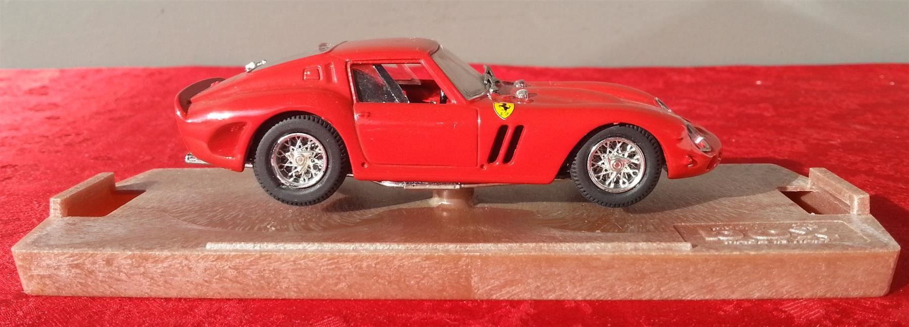 Ferrari Modellautos: Vitrinenobjekt:  FERRARI 250 GTO, MODEL box 1:43 – Gebraucht aus Oberriet SG von ganesh435 2