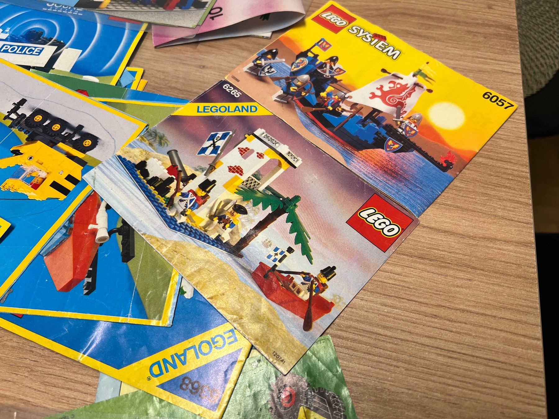 Lego Jouets: Lego Anleitungen – D'occasion à Steffisburg par Mamschi 6