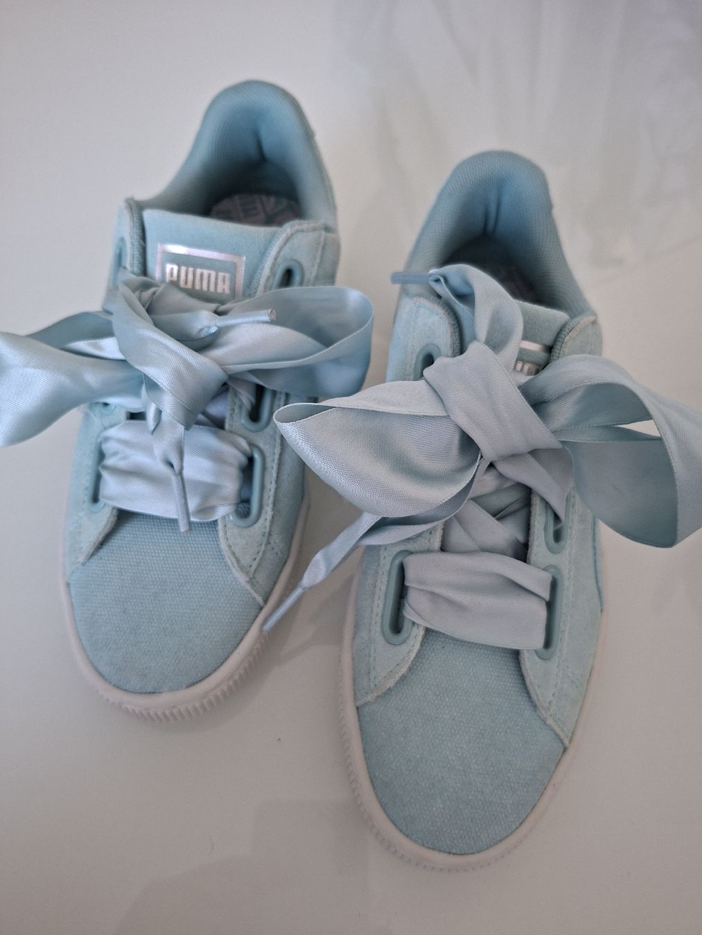Puma Scarpe da donna: Puma Suède, édition spéciale ruban, turquoise, comme neuf! – Usato da Renens VD venduto da ser_j2fn