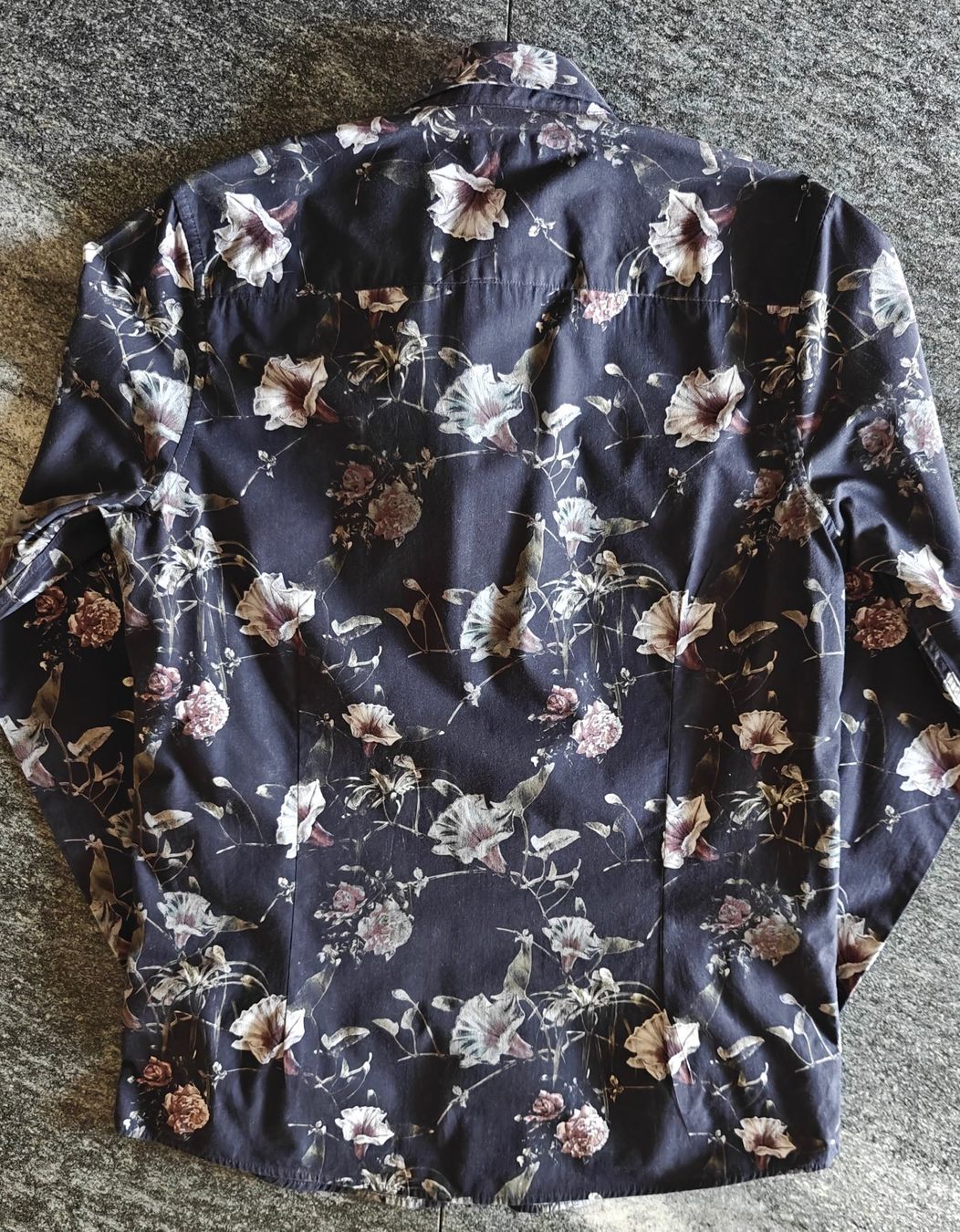 Next Hemden: Next Herrenhemd Schwarz mit Blumenmuster - Slim Fit - Gr. S – Gebraucht aus Zürich von kr_span_99 1