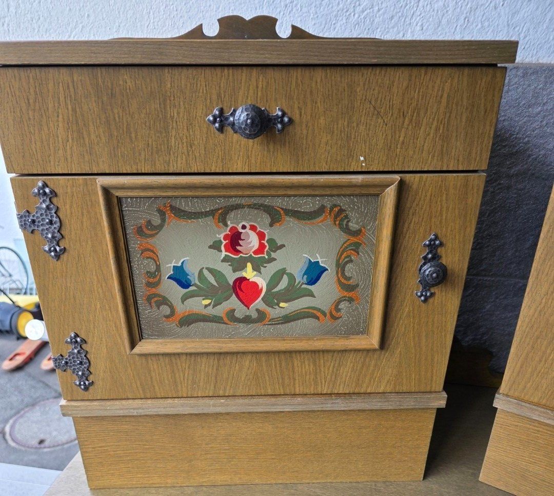 Comodini: Zwei Vogelauer Nachttisch Vintage – Usato da Flums venduto da Flumsantik 1