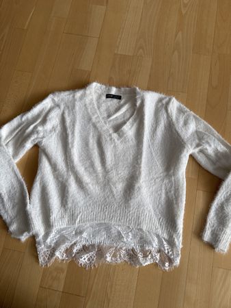 Weicher SHEIN Damenpulli Gr. L weiss flauschig Spitze Winter
