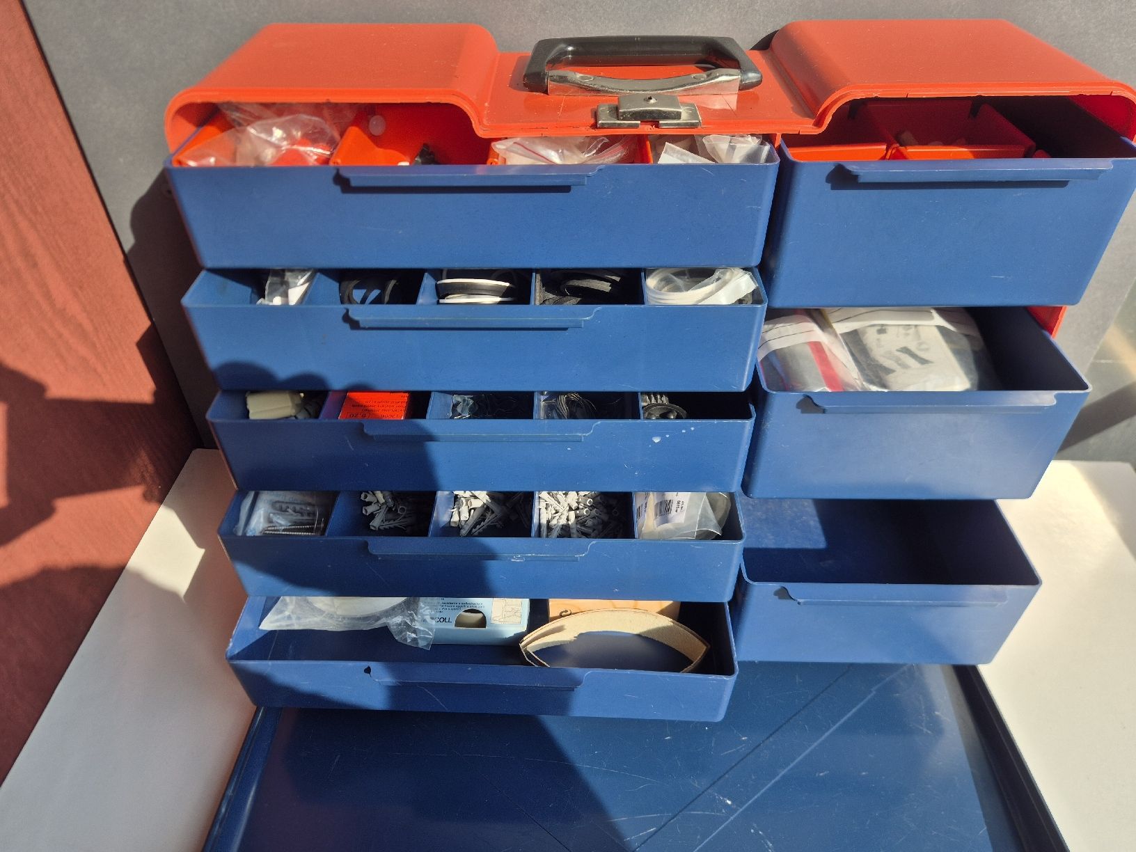 Sonstige Dekorationen & Accessoires: ALLES AB 1.-  Poly-Butler Sortimentskoffer Organizer – Gebraucht aus Rotkreuz von felixbucher01 1