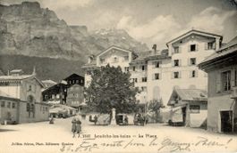 Leukerbad   VS  -  Dorfplatz      um  1 9 0 6