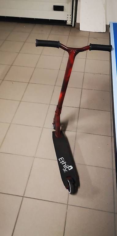 Kickboard: Vendo monopattino – Usato da Pregassona venduto da pce_xm2t