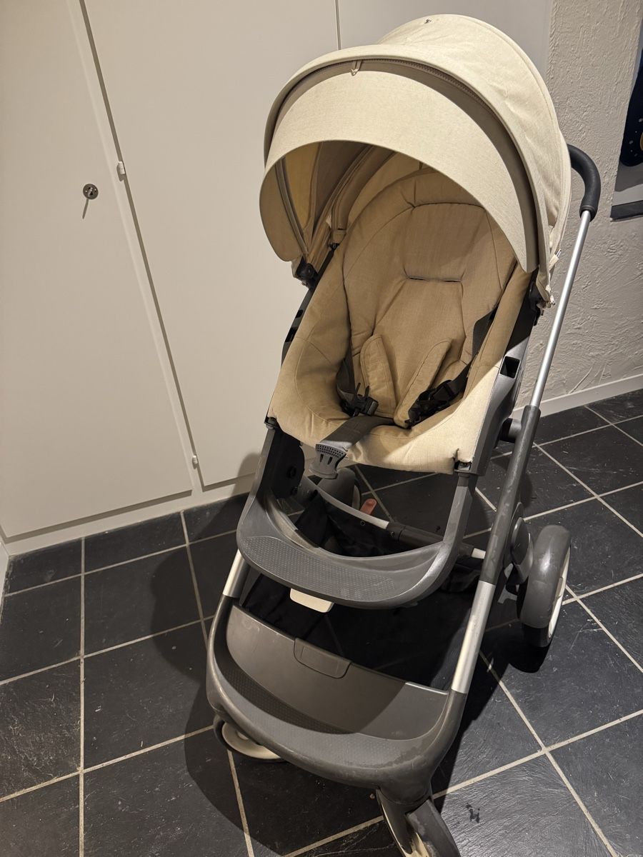 Stokke Carrozzine: Stokke Kinderwagen – Usato da Bergdietikon venduto da NathalieC02