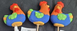 Fröhliche Deko: 12Stk. Hähne blau-rot Durchmesser 6 cm  Neu!