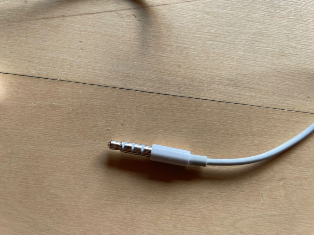 Apple | EarPods/Kopfhörerstecker Weiss 3,5-mm-Miniklinke - mit Ricardo auf Kaufen
