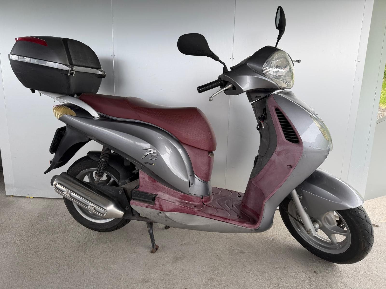 Honda Scooter: Scooter Honda PS125i Gris – Usato da savièse venduto da skoda_motor_sport