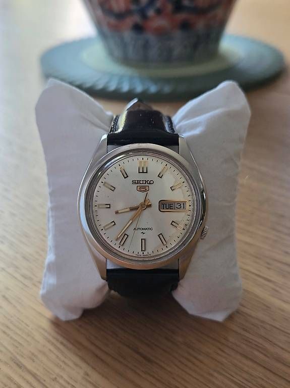 Seiko Uhren: Seiko 5 Automatic 7009 8210 Vintage Cadran Blanc – Gebraucht aus Genève von kev_d8z5