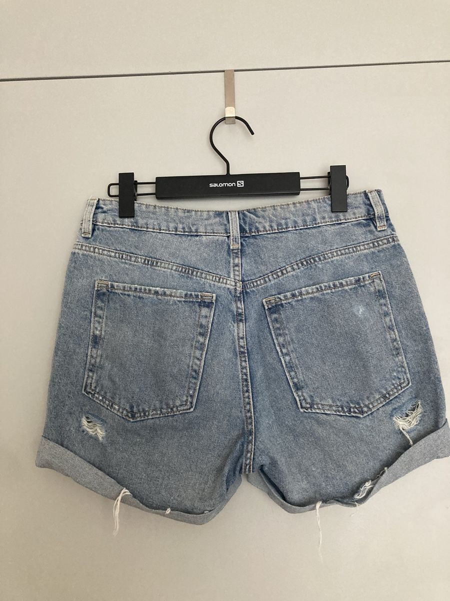 H&M Jeans: H&M Jeans-Shorts, Gr. 36, 100% Baumwolle – D'occasion à Schlieren par cotopaxi06 1