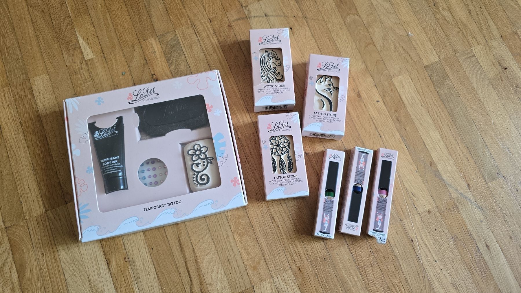 Make-up: LaDot Temporary Tattoo Set – Usato da Dübendorf venduto da jep76