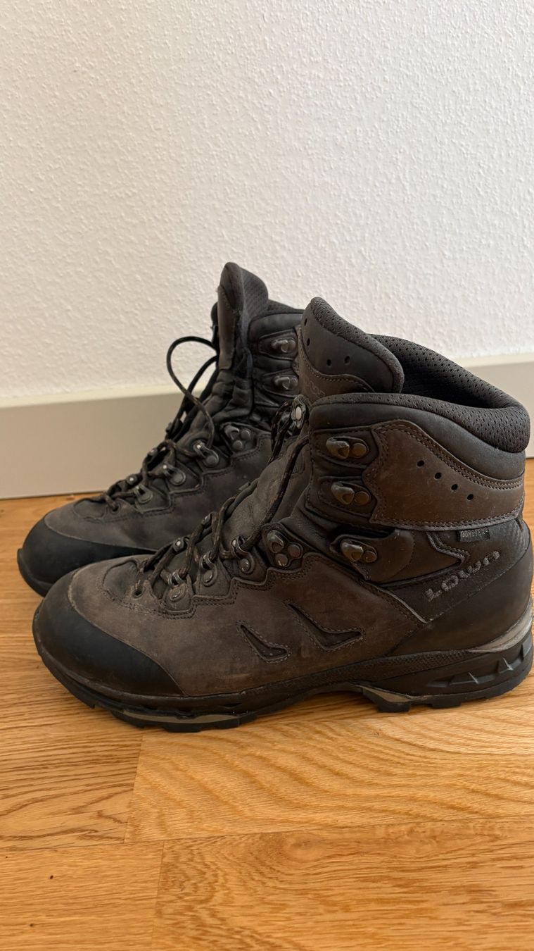 Lowa Chaussures hommes: Lowa Wanderschuhe Grösse 43 1/2 – D'occasion à Zürich par WillySchnaefeli 1
