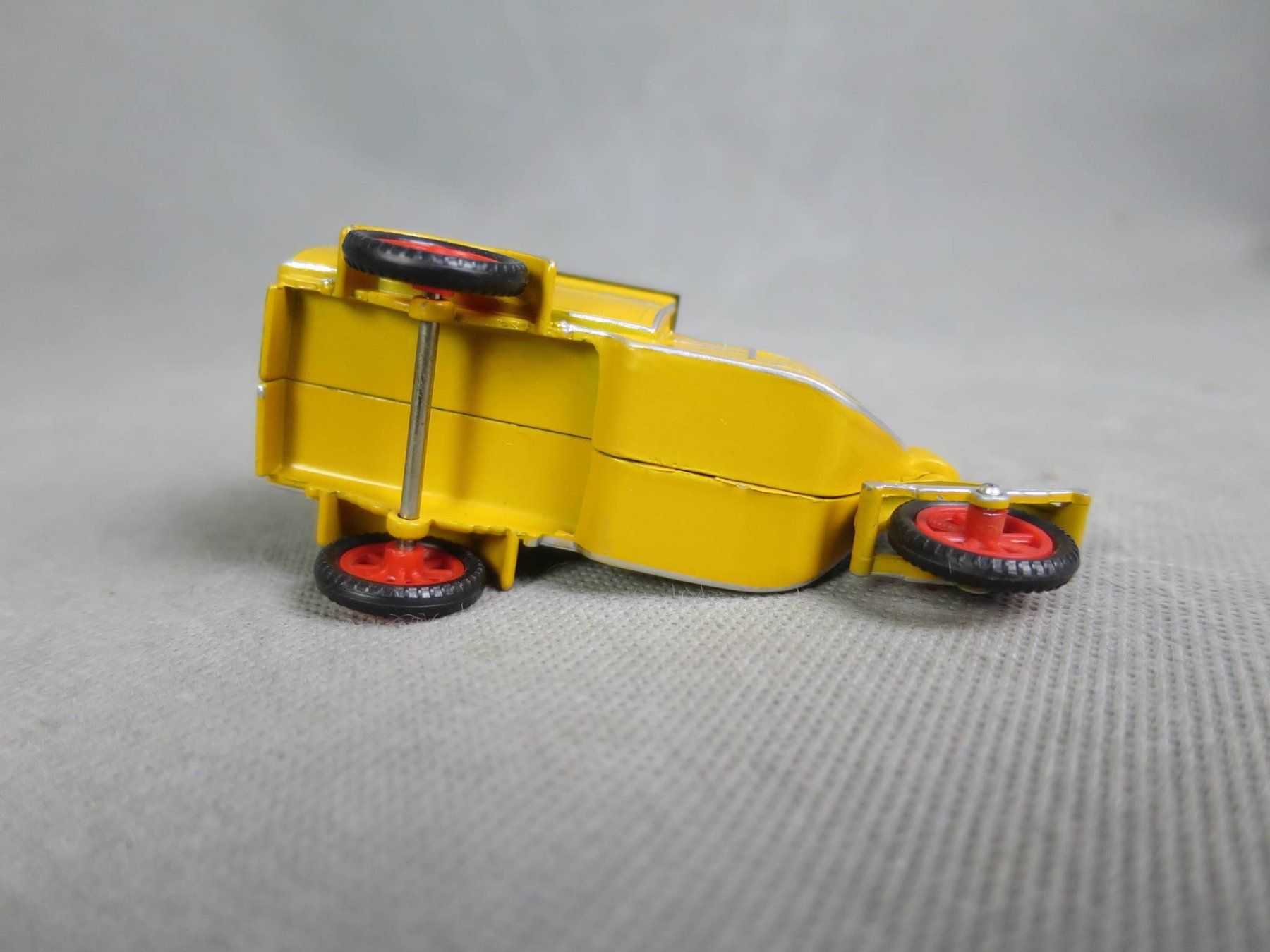 Modellini d'auto: Dreirad-Transporter, gelb – Usato da Zürich venduto da 1.Simon 7