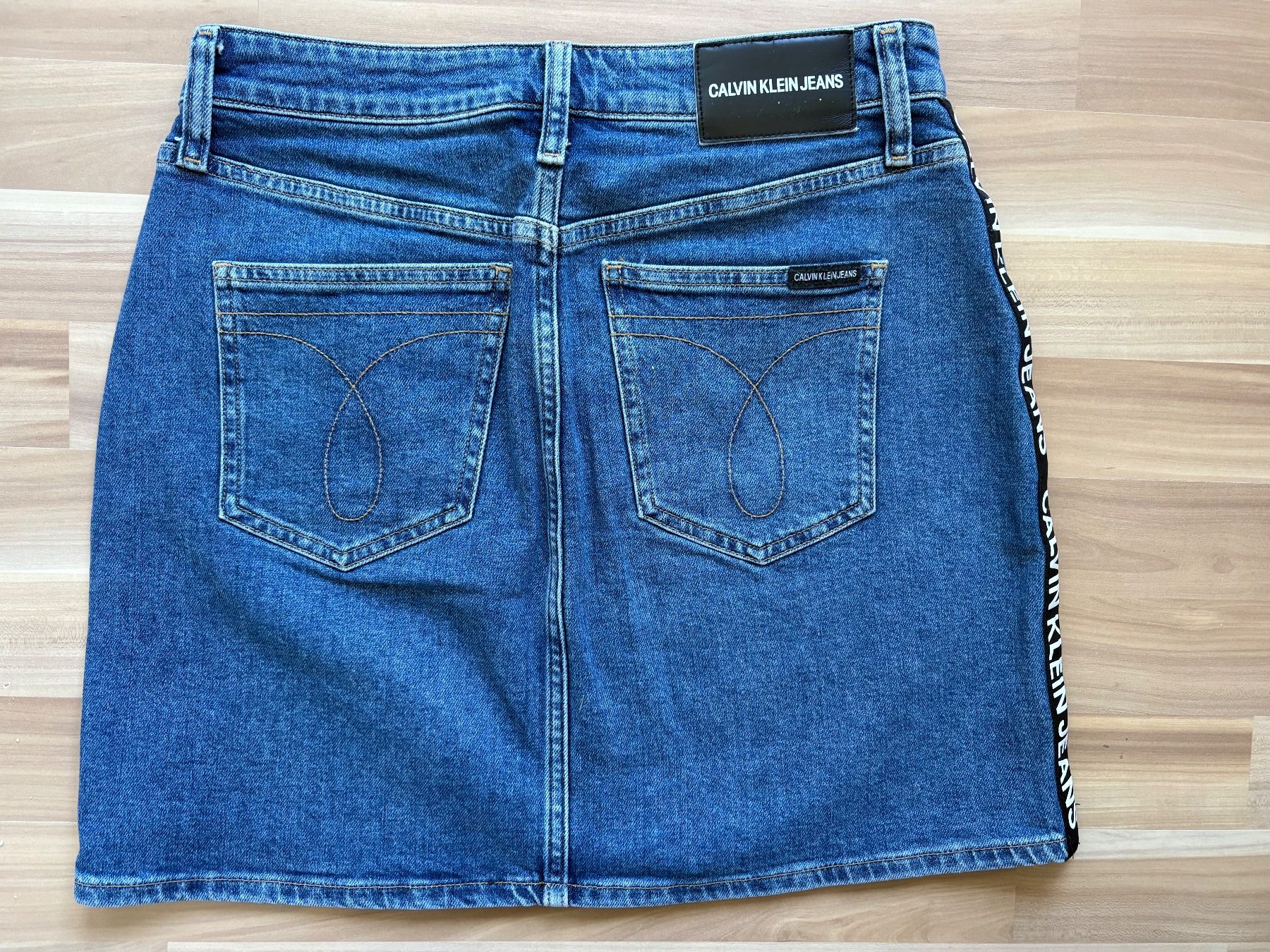 Calvin Klein Gonne: Calvin Klein Jeans Minirock – Nuovo (secondo la descrizione) da Oetwil an der limmat venduto da Sual 3