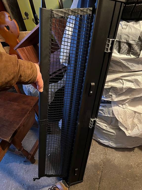 Tutti i ricambio: Mercedes Laderaum Abdeckung mit netz  – Usato da St.Gallen venduto da Piran65 1
