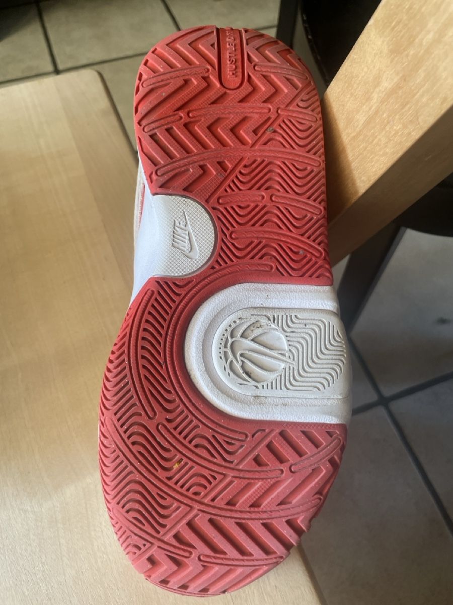 Nike Scarpe da uomo: Basketball Schuhe Grösse 39 – Usato da Muttenz venduto da Fertal 2