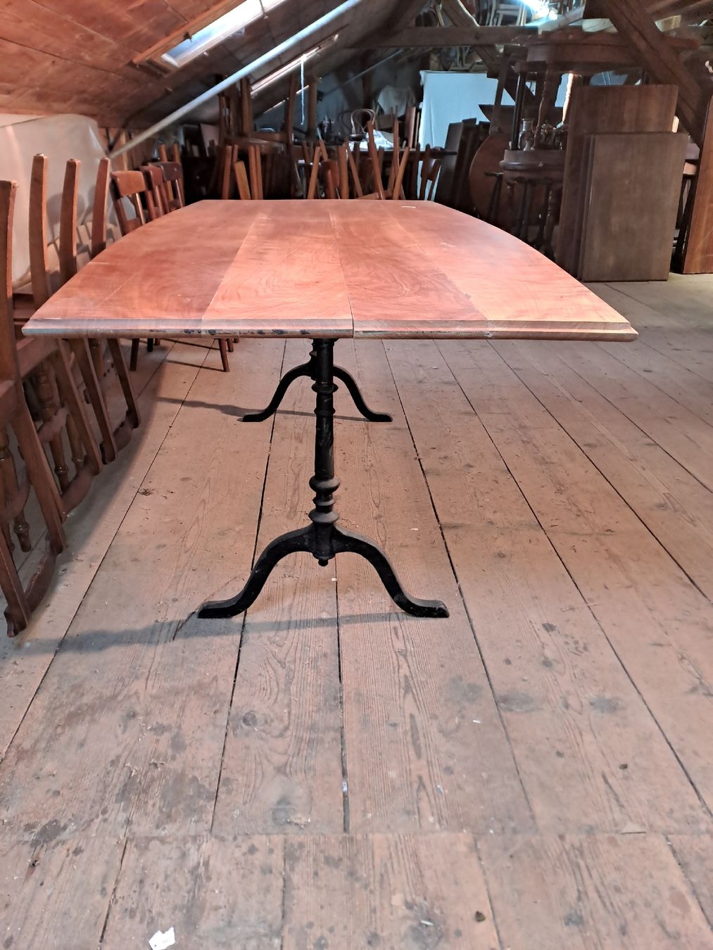 Tavoli: Tisch mit Gussfüssen 180x100cm Kirschbaum – Usato da Gebenstorf venduto da suroh 1
