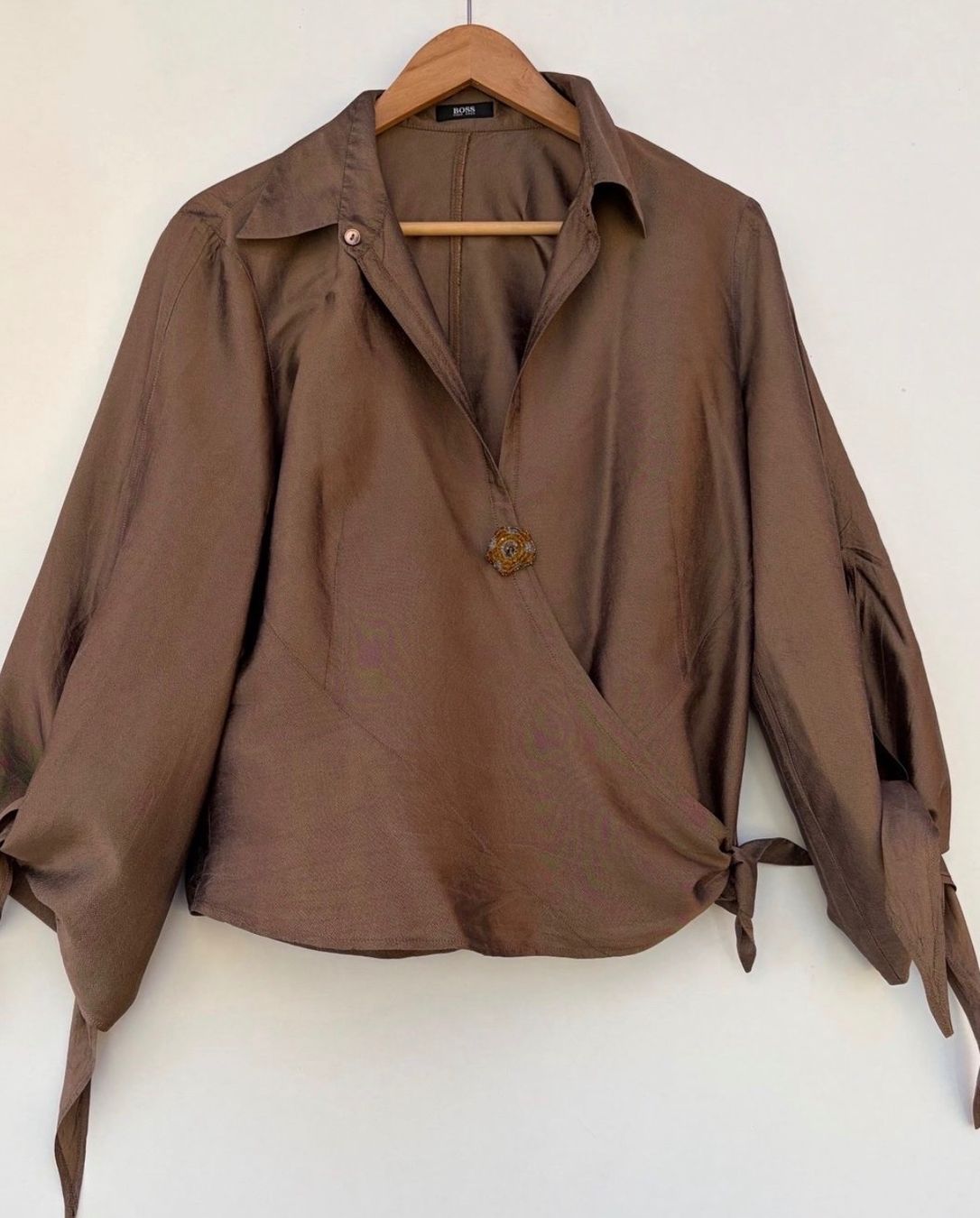 Hugo Boss Camicette: Hugo Boss Bluse Seide Gr.40 braun – Usato da Diepoldsau venduto da Soleil0425