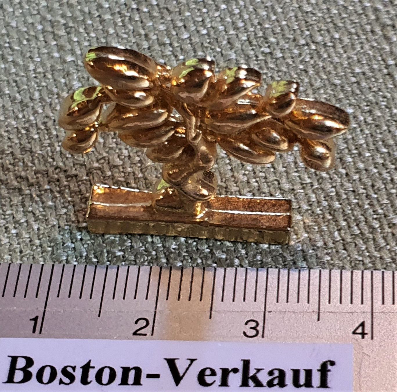 Placchette & Badge: E689 - Goldiger 3D Pin Baum  - Schwer – Usato da Reinach BL venduto da Boston-Verkauf 3