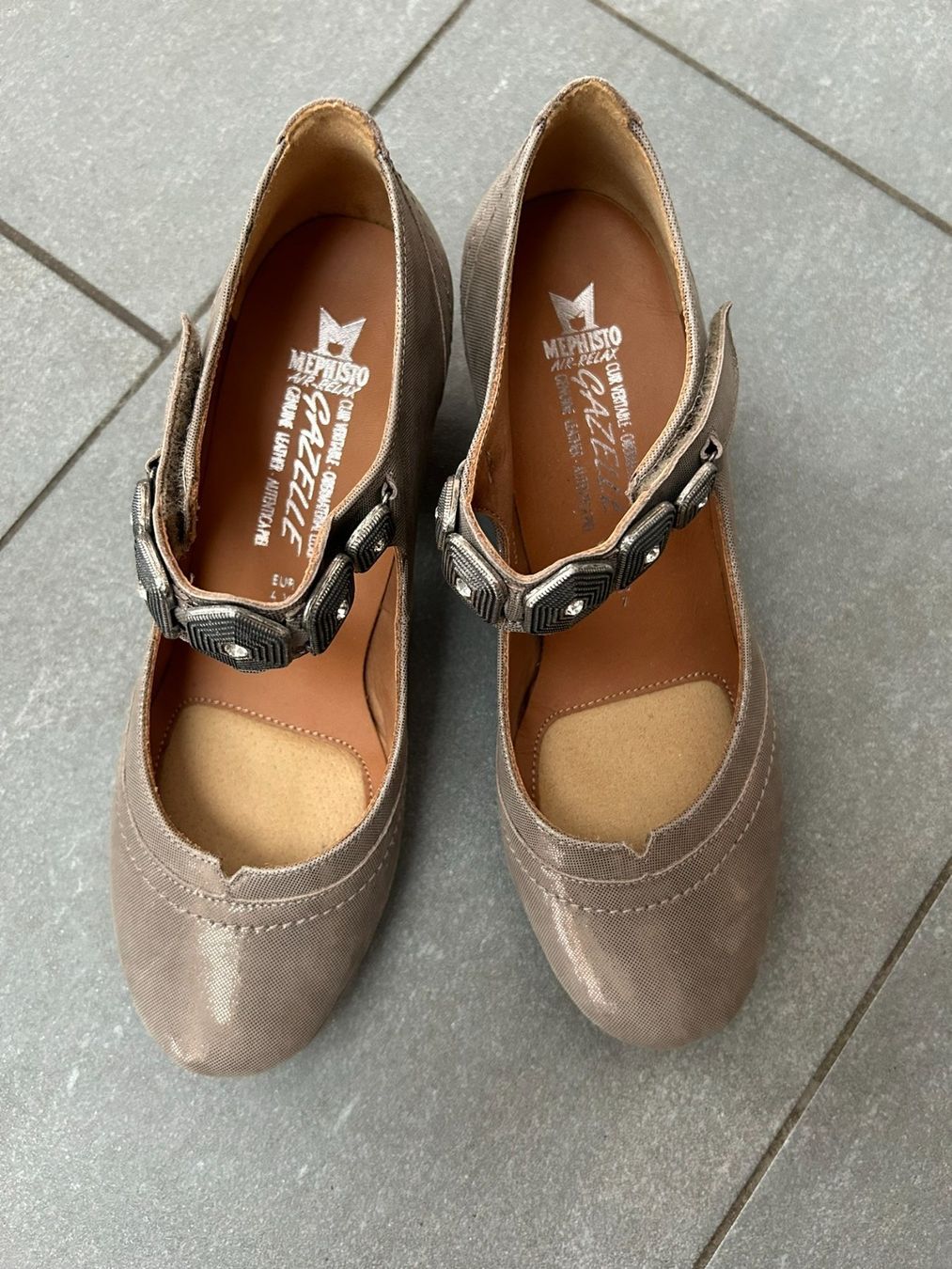 Mephisto Scarpe da donna: Wunderschöne Mephisto Pumps Gr. 4,5 oder US 7, neuwertig – Usato da Iseltwald venduto da Waldisch