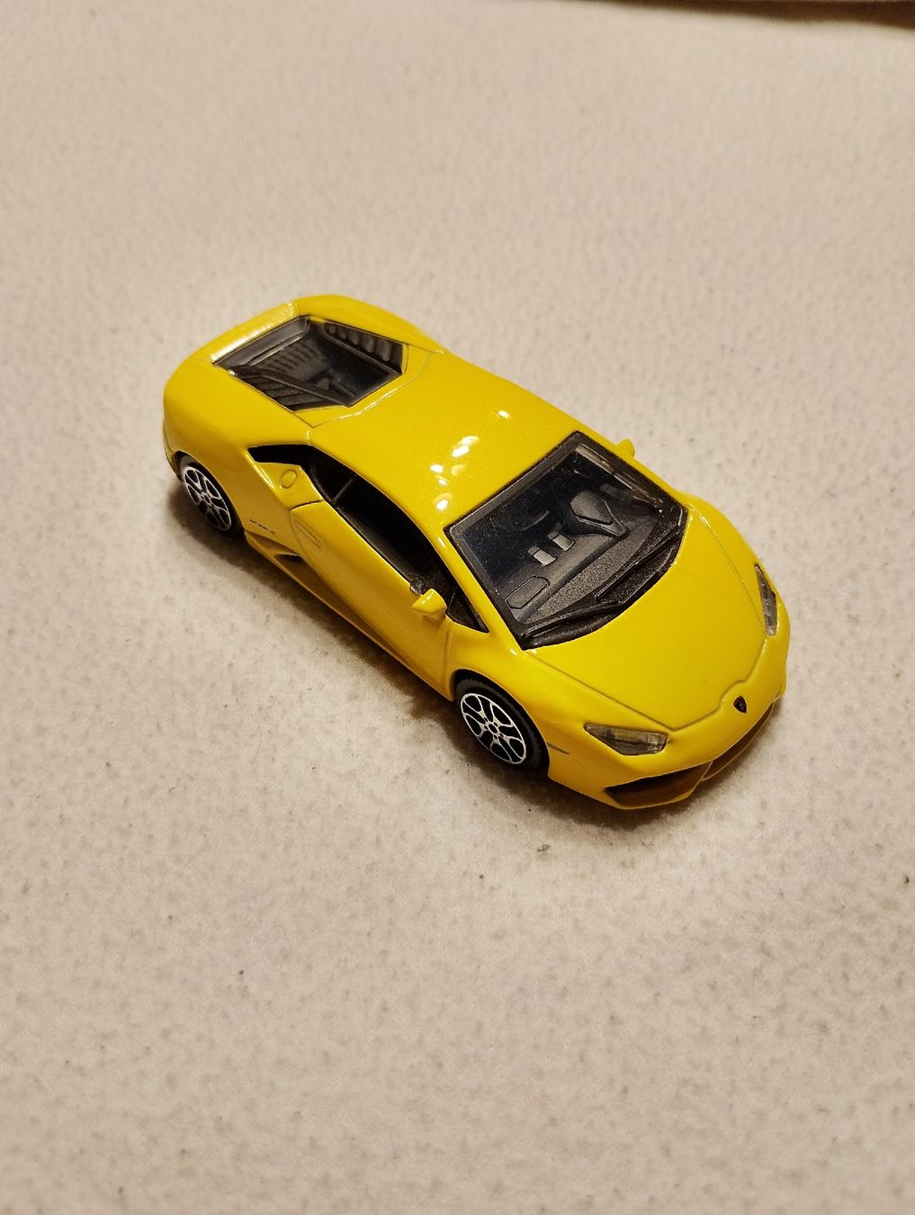 Bburago Modellautos: Lamborghini Huracán LP 610-4 – Gebraucht aus Frutigen von nev_rb7v