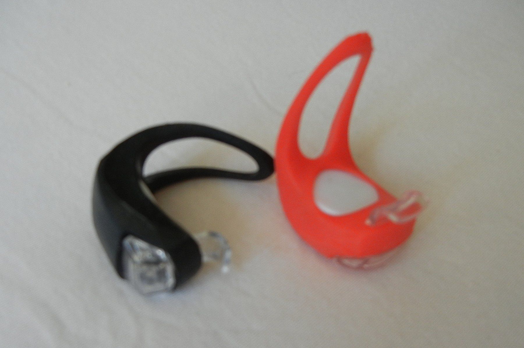 Pezzi di ricambio: VELO Front + Hinten mit 3 Stufen LICHTER/BLINKLICHTER – Nuovo (secondo la descrizione) da Bern venduto da Mekongbeach 2