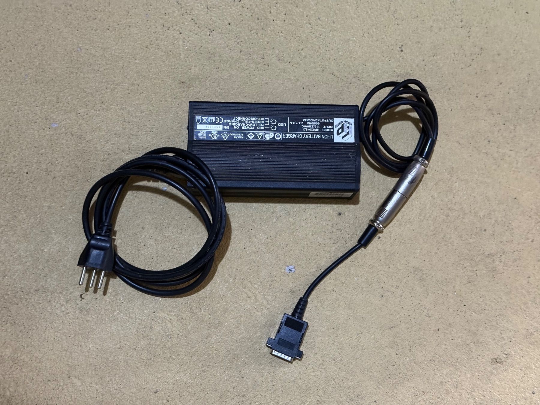 Caricabatterie: Orginal Stromer ST1 Ladegerät inklusive Adapter – Usato da Hubersdorf venduto da Gewonnen 3