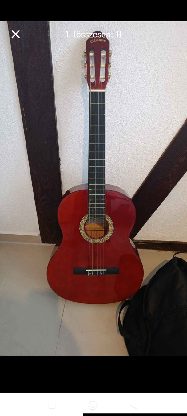 Strumenti musicali: Red Classical Guitar with Bag, Excellent for Summer Practice – Nuovo (secondo la descrizione) da Schönenberg TG venduto da dob_9yjk