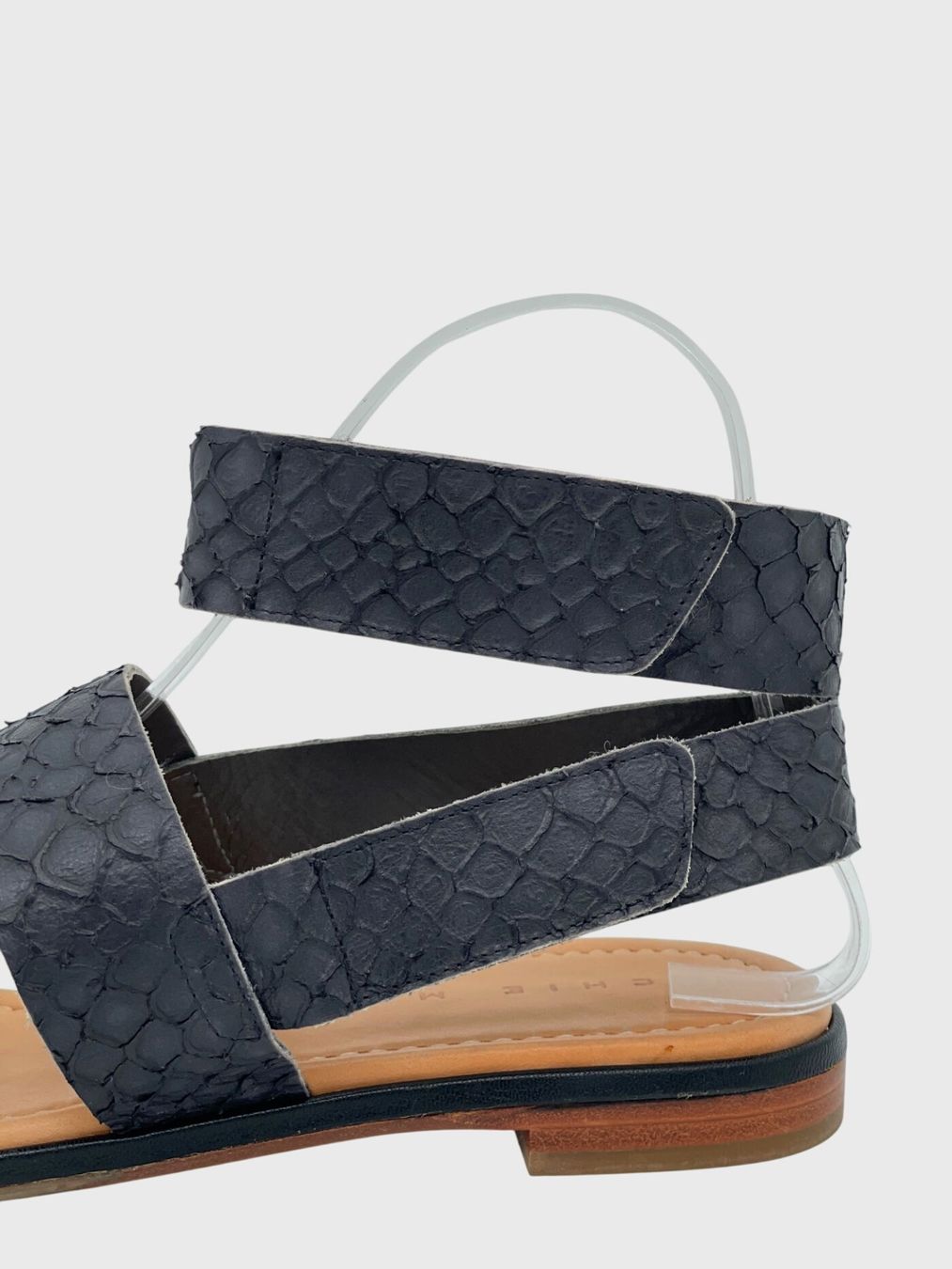 Chie Mihara Scarpe da donna: Chie Mihara Leather Flache Sandale EU 38 Schwarz – Nuovo (secondo la descrizione) da Zürich venduto da shoe_shop 4